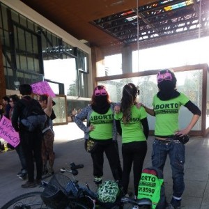 La complicidad verde flúor: Línea Aborto Chile
